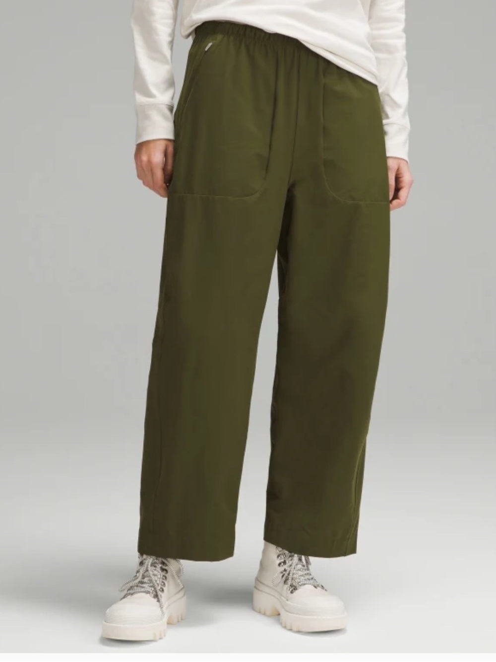 Lululemon Lightweight Mid-Rise Barrel-Leg Cropped Pant